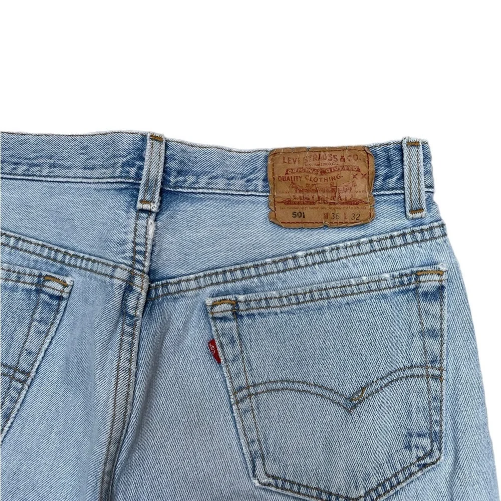 Vintage Levi’s 501 button fly light wash distressed cotton jeans size 36x32 - Picture 6 of 11